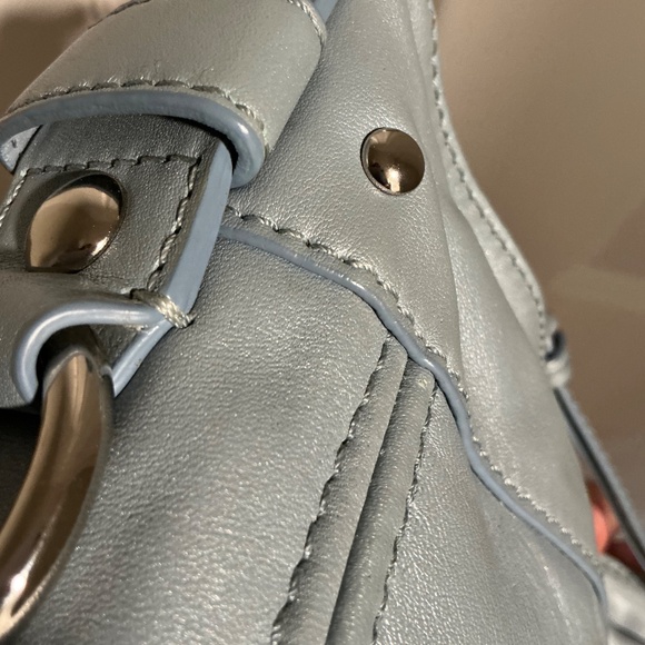 Coach full leather pearlized pale blue shoulder bag - Picture 4 of 4